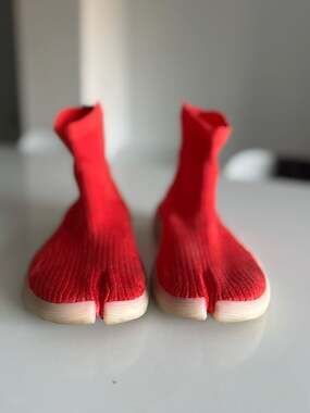 ILYSM Vegan Tabi Knit Sneaker in Pyro Red